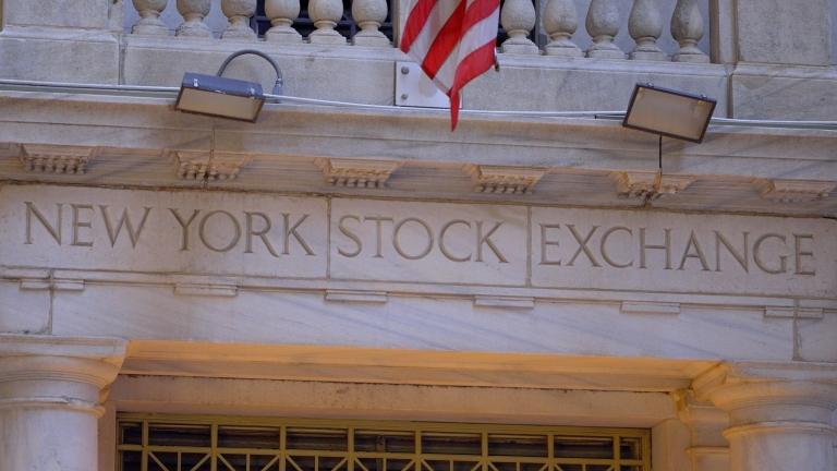 Stocks Settle Mixed as AI Angst Offsets Easing Geopolitical Tensions